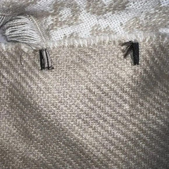 Snow Leopard print Cozy Poncho with fringe asymmetrical hem L=32-42” W=50” - Picture 6 of 7